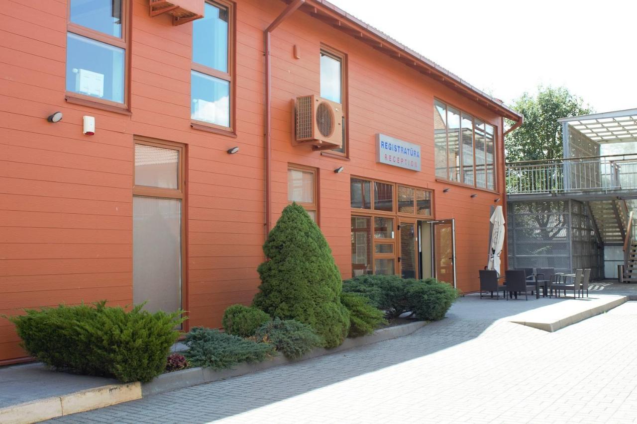 Luna Marijampolė Exteriör bild